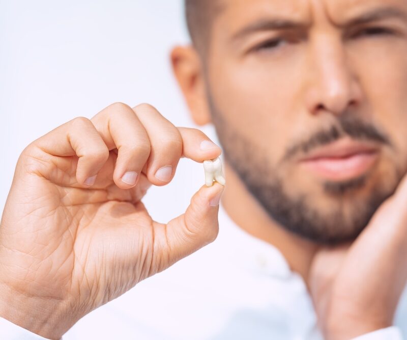 How to Pull Out a Tooth: 4 Safe Methods for a Natural Tooth Extraction at Home